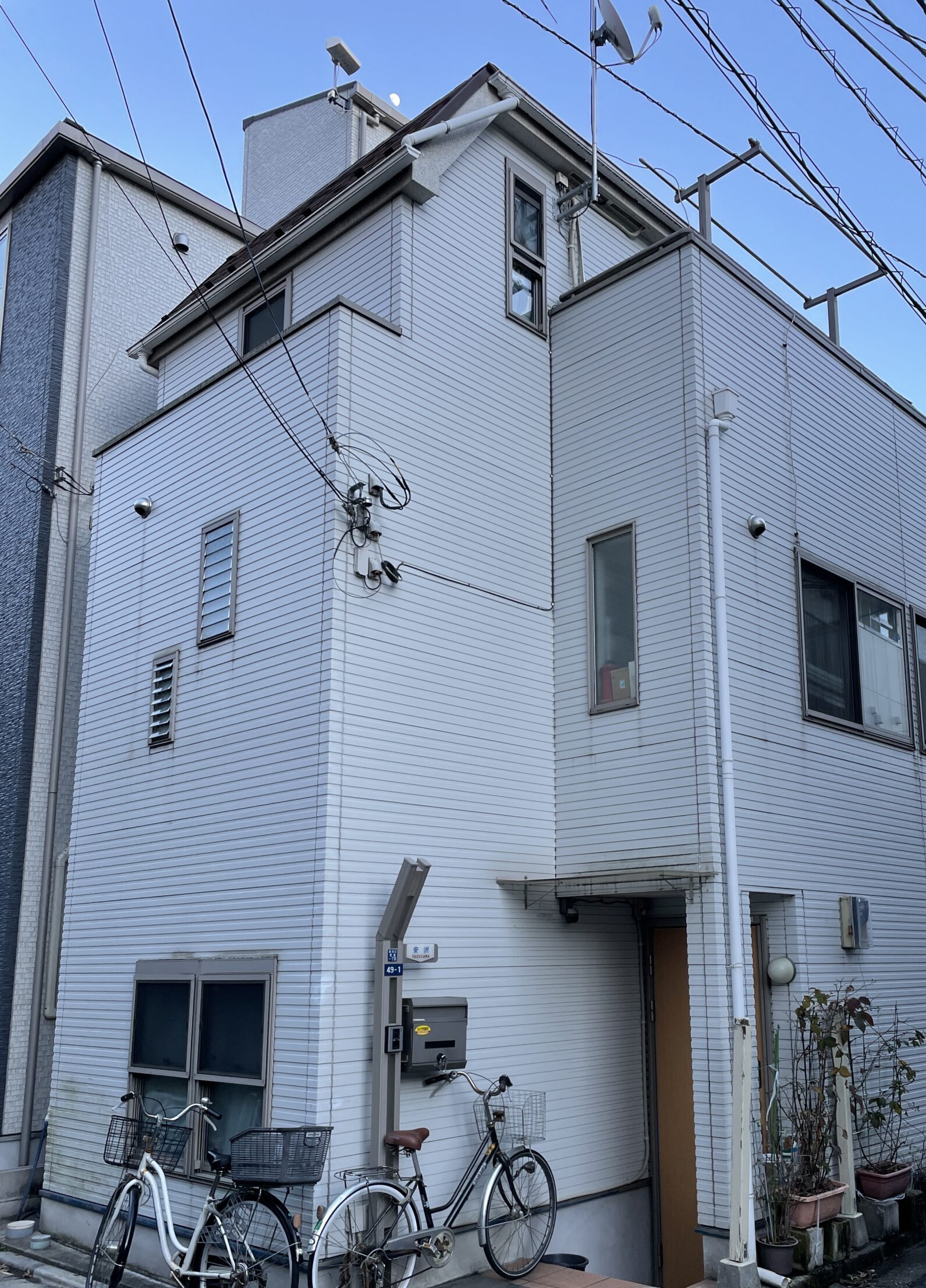 東京都墨田区 (外壁塗装/屋根塗装/アイボリー)Before画像