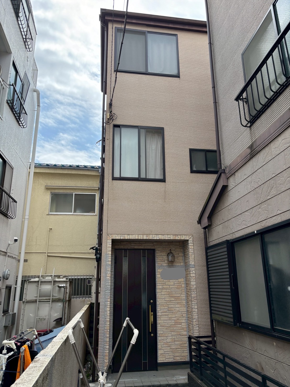 東京都荒川区（外壁塗装/屋根塗装/アイボリー/ブラウン）Before画像