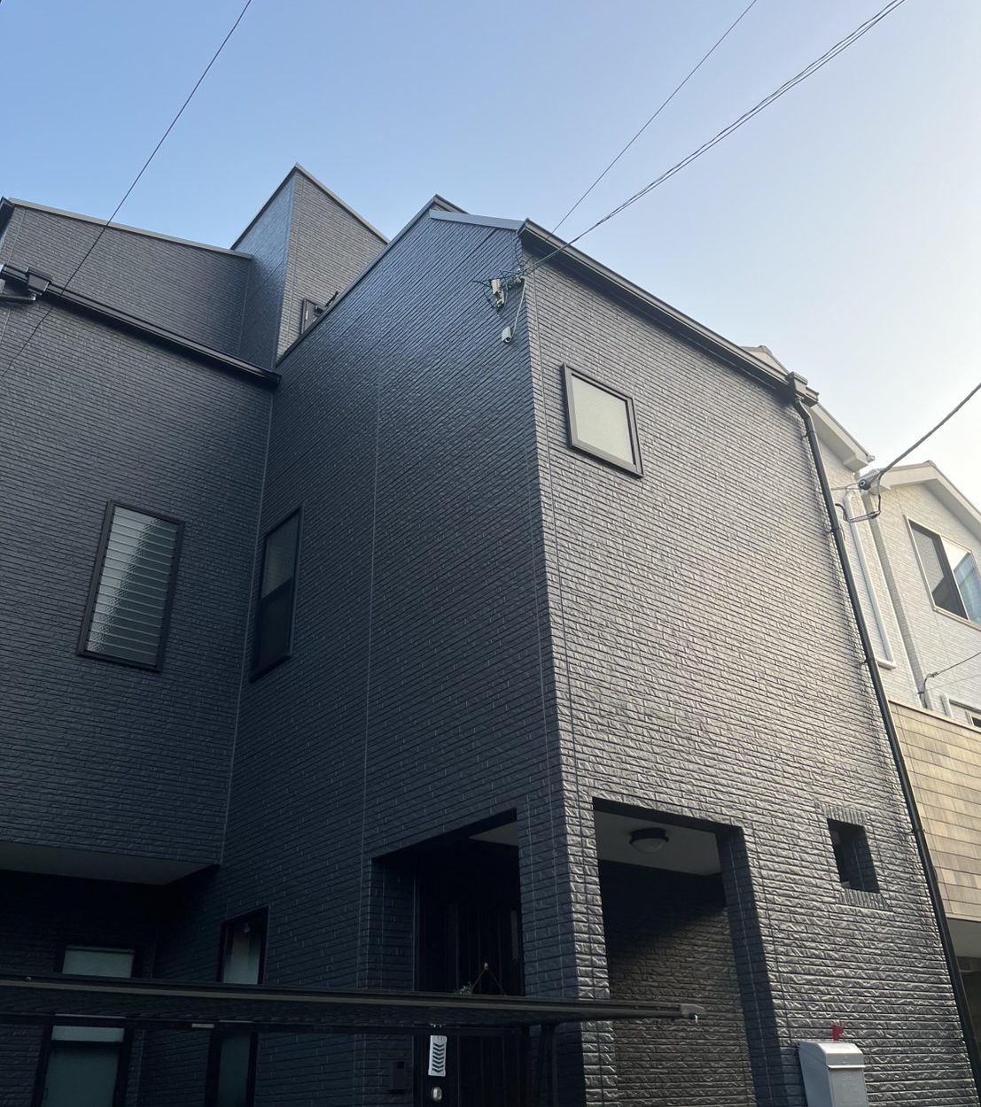東京都足立区(外壁塗装/屋根塗装/ダークグレー)After画像