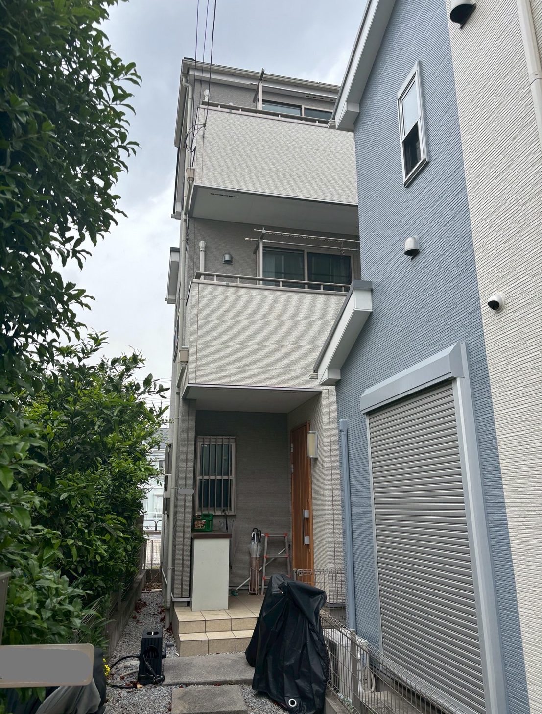 東京都足立区(外壁塗装/屋根塗装/ネイビー/ライトグレー)Before画像