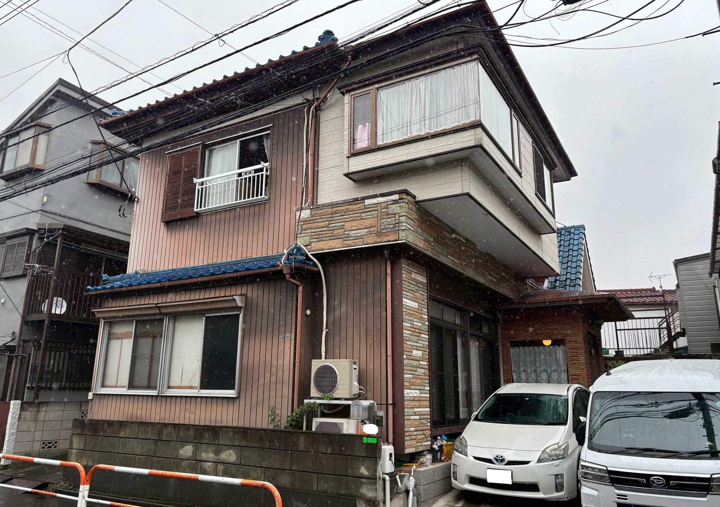 東京都足立区(外壁塗装/ネイビー/ブラック)Before画像