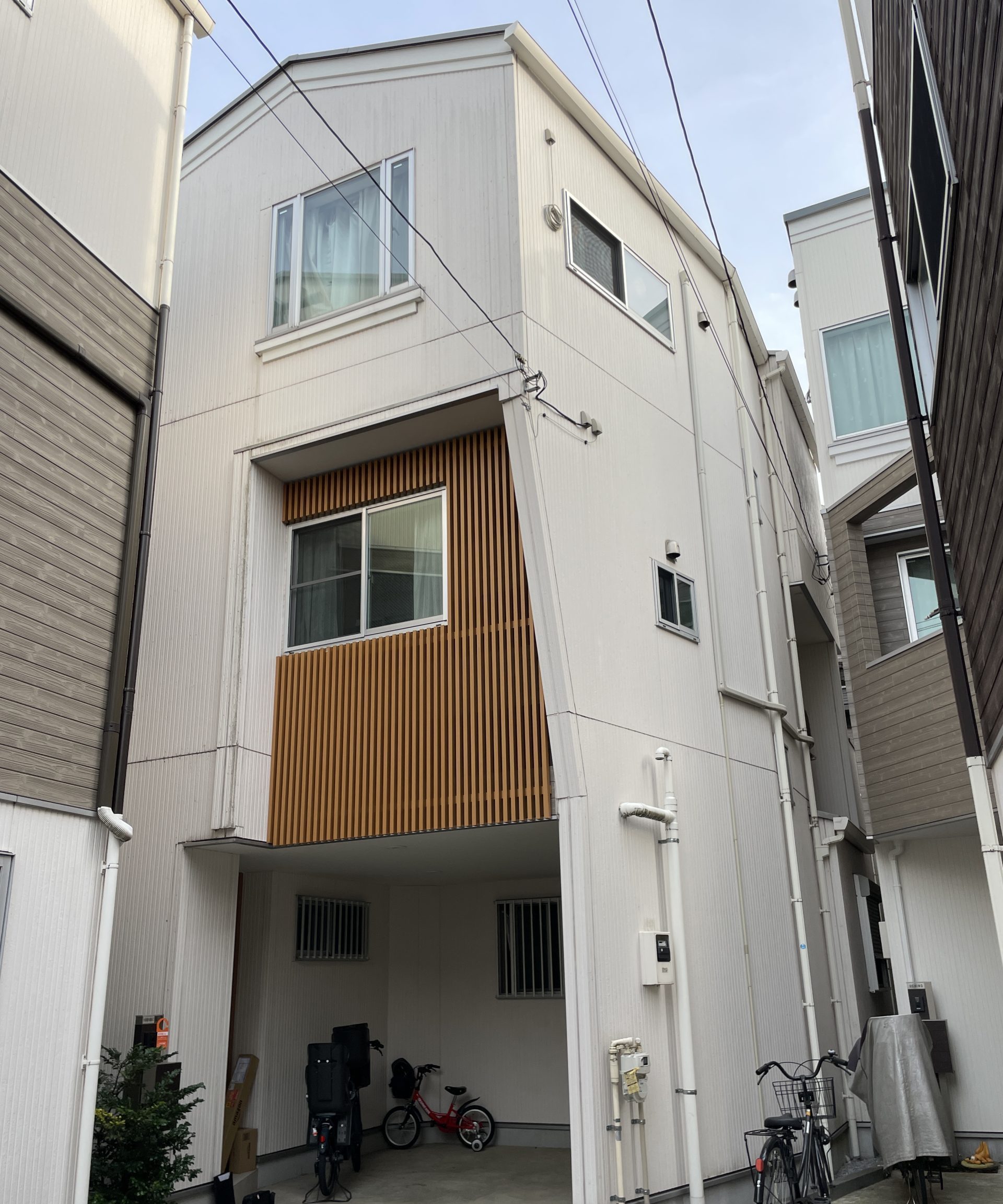 東京都荒川区（外壁塗装/屋根塗装/ネイビー）Before画像