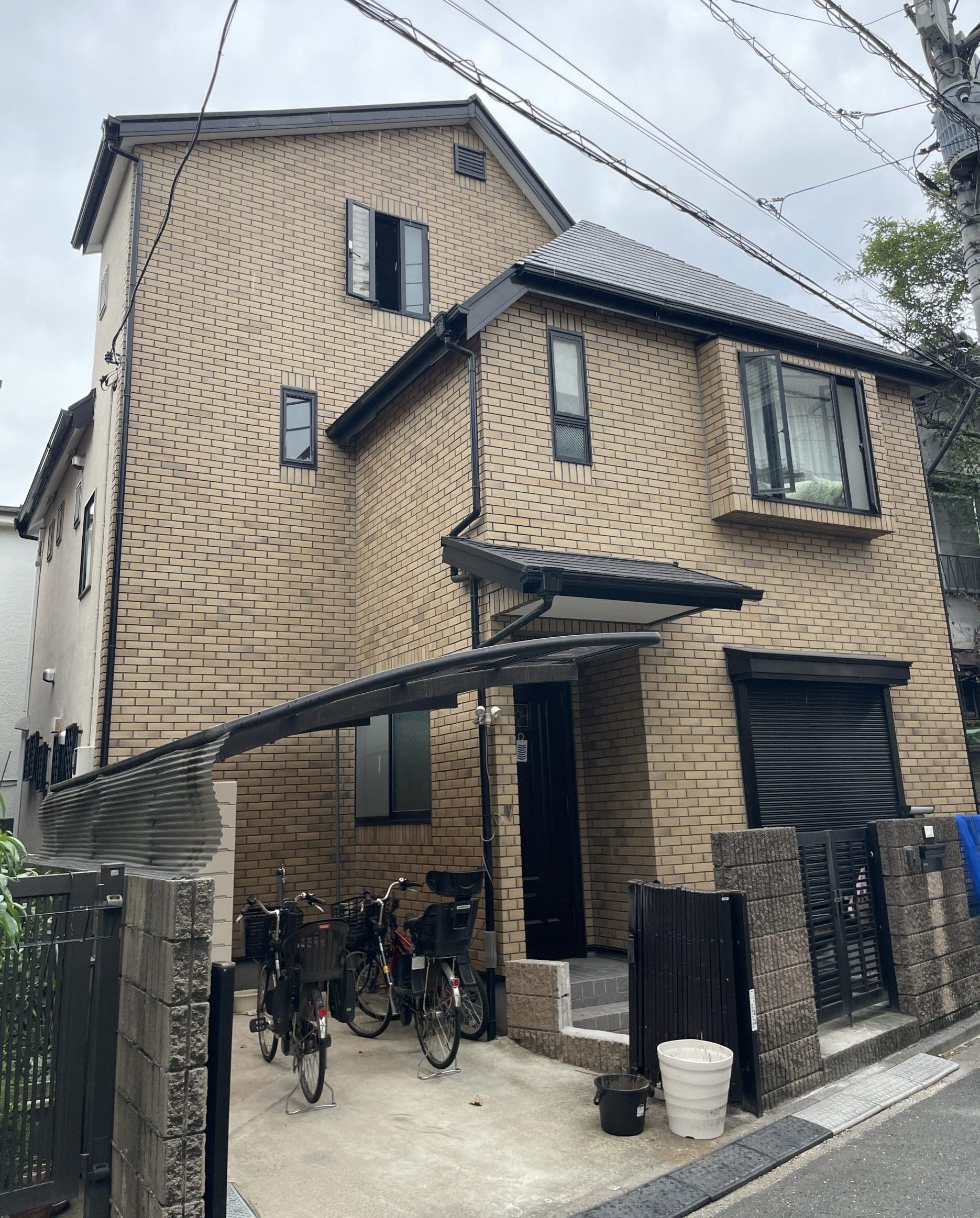 東京都荒川区(外壁塗装/屋根塗装/ベージュ)Before画像