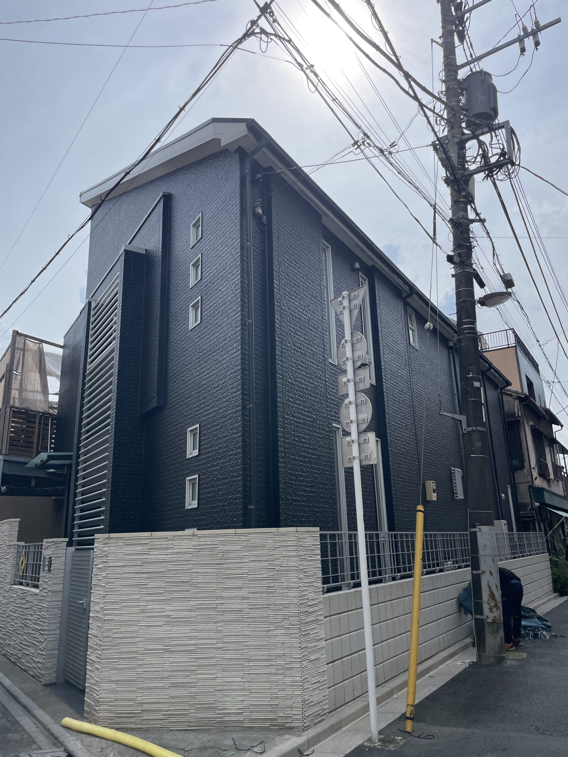東京都荒川区（外壁塗装/屋根塗装/ダークグレー）After画像