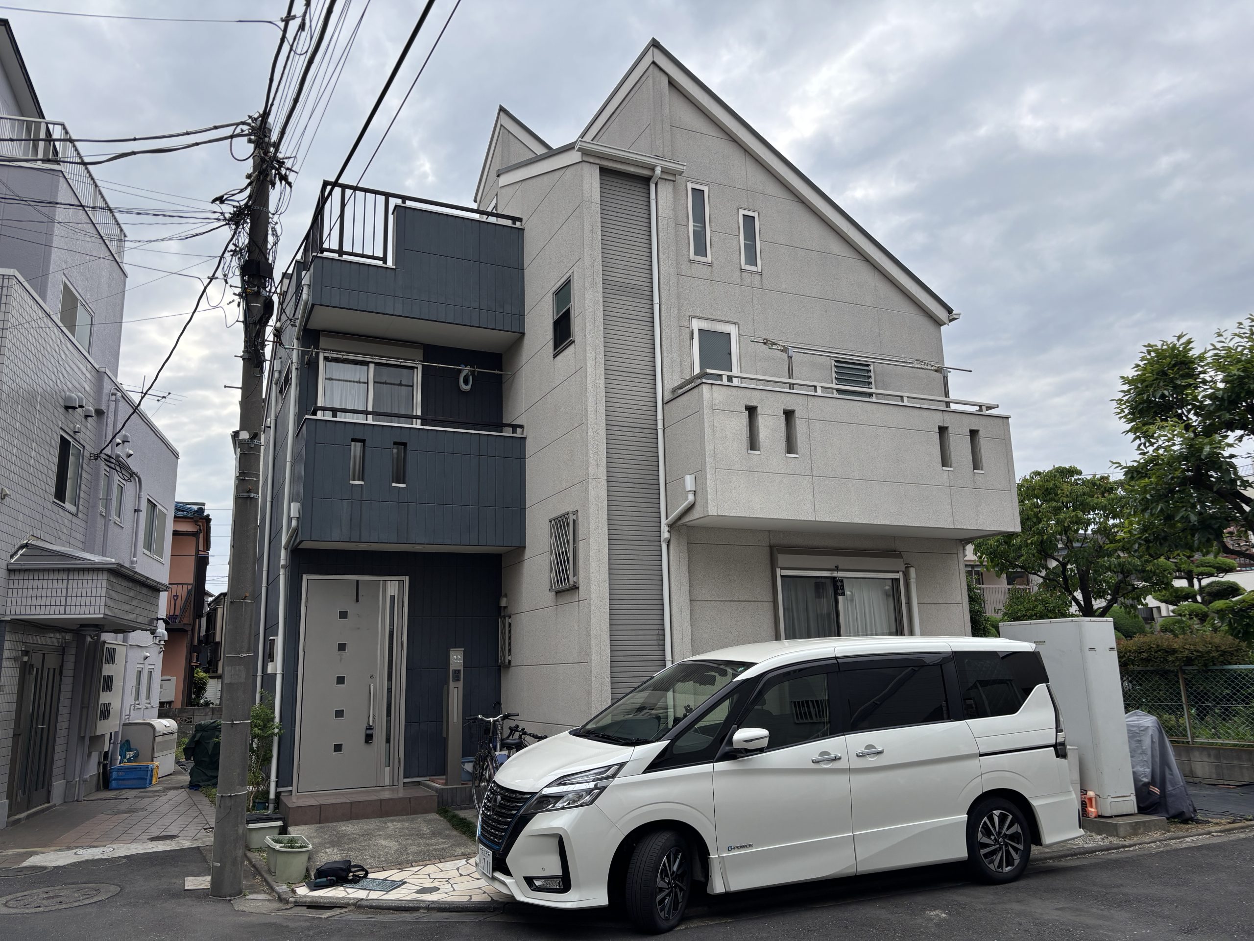 東京都足立区(外壁塗装/屋根塗装/バルコニーFRP葺き替え/ネイビー/ライトグレー)Before画像