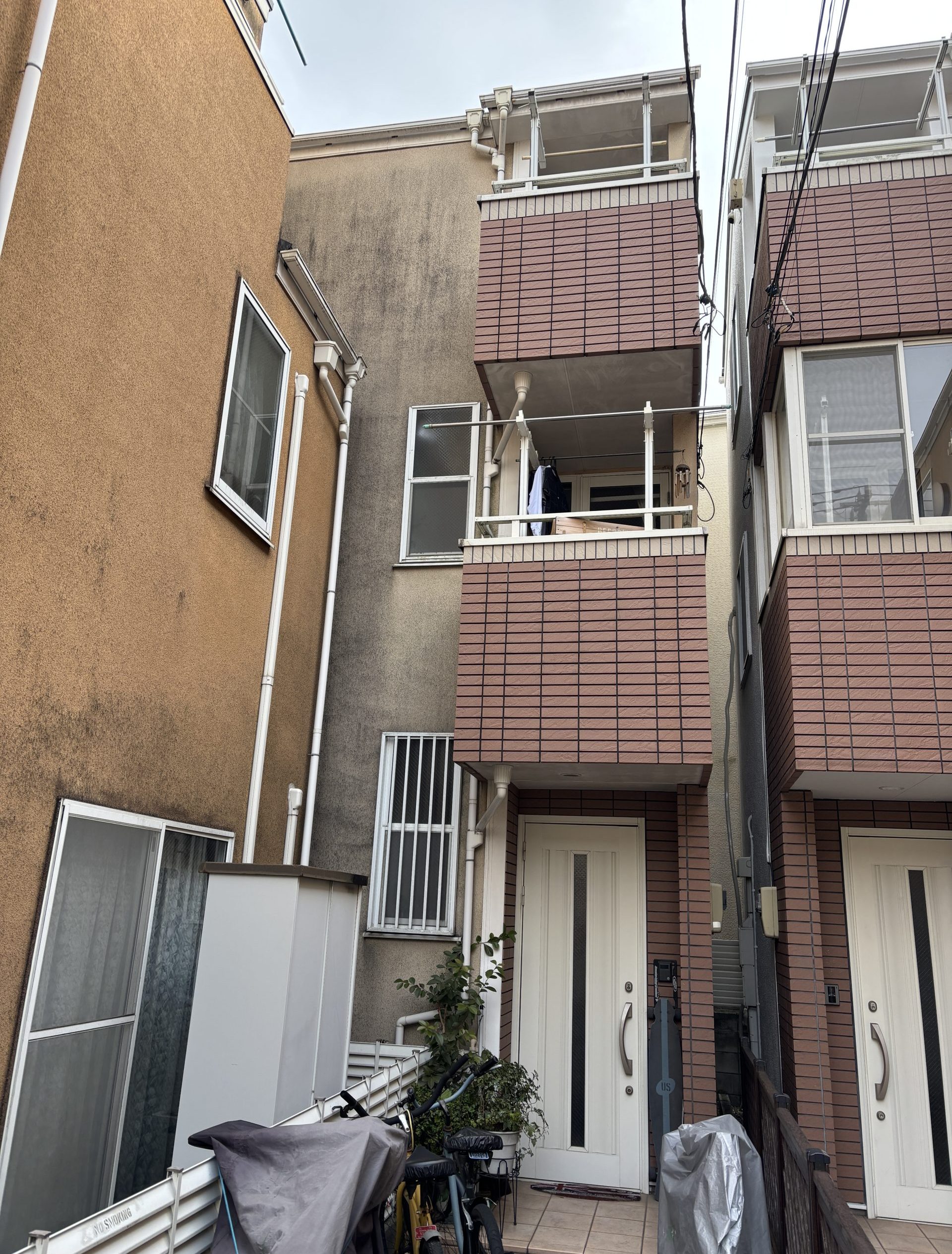 東京都足立区(外壁塗装/屋根塗装/ネイビー/ライトブルー)Before画像