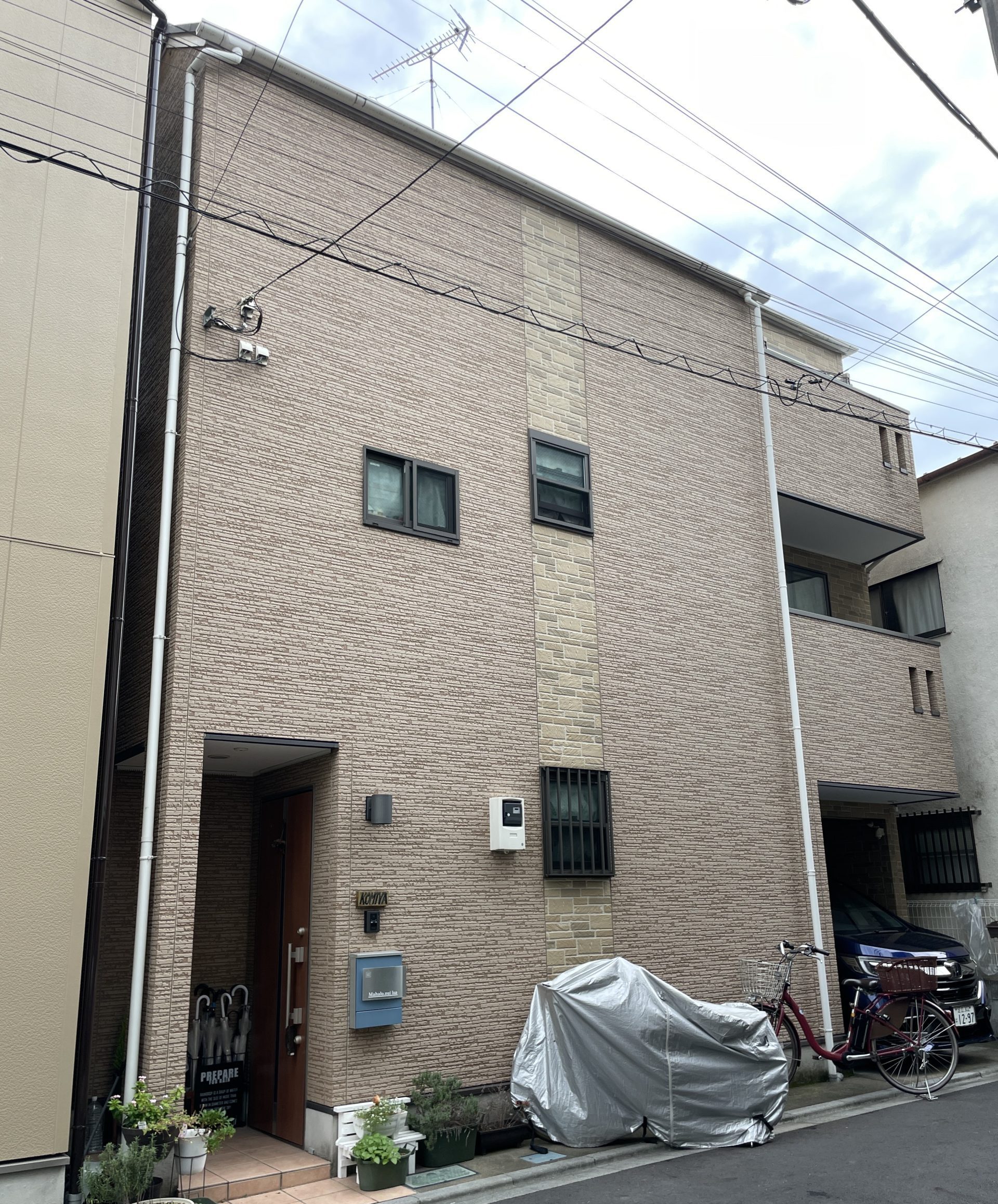 東京都荒川区(外壁塗装/屋根塗装/ネイビー/ベージュ/ツートーン)Before画像
