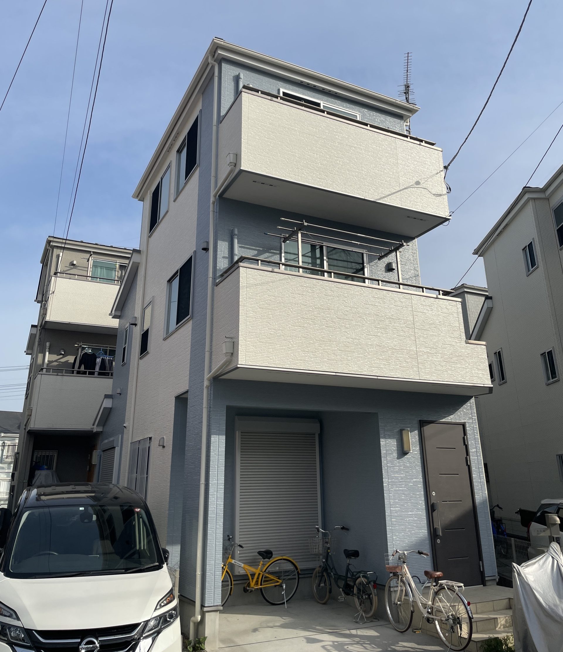 東京都足立区(外壁塗装/屋根塗装/ライトブルー/アイボリー/ツートーンAfter画像