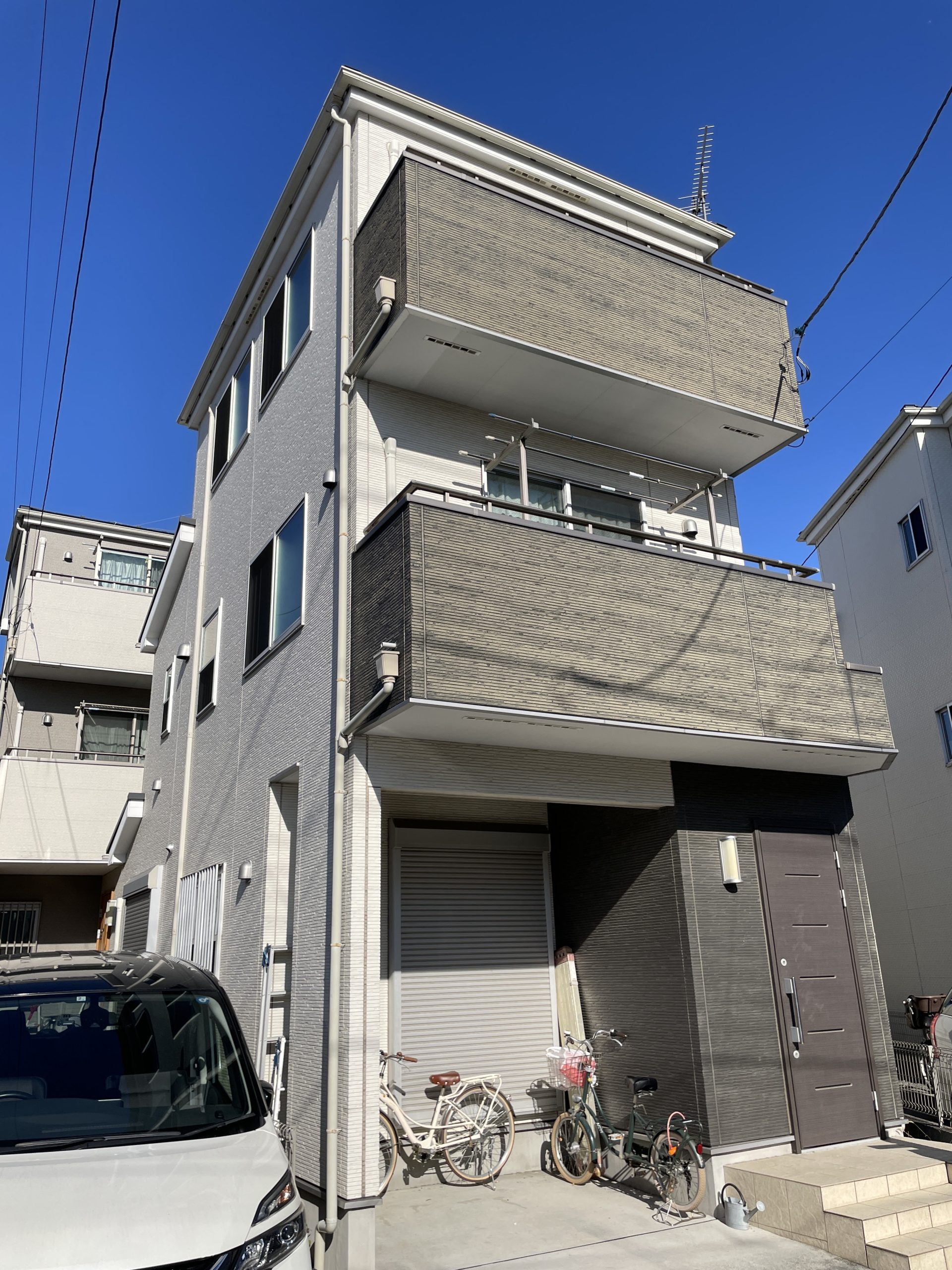 東京都足立区(外壁塗装/屋根塗装/ライトブルー/アイボリー/ツートーンBefore画像