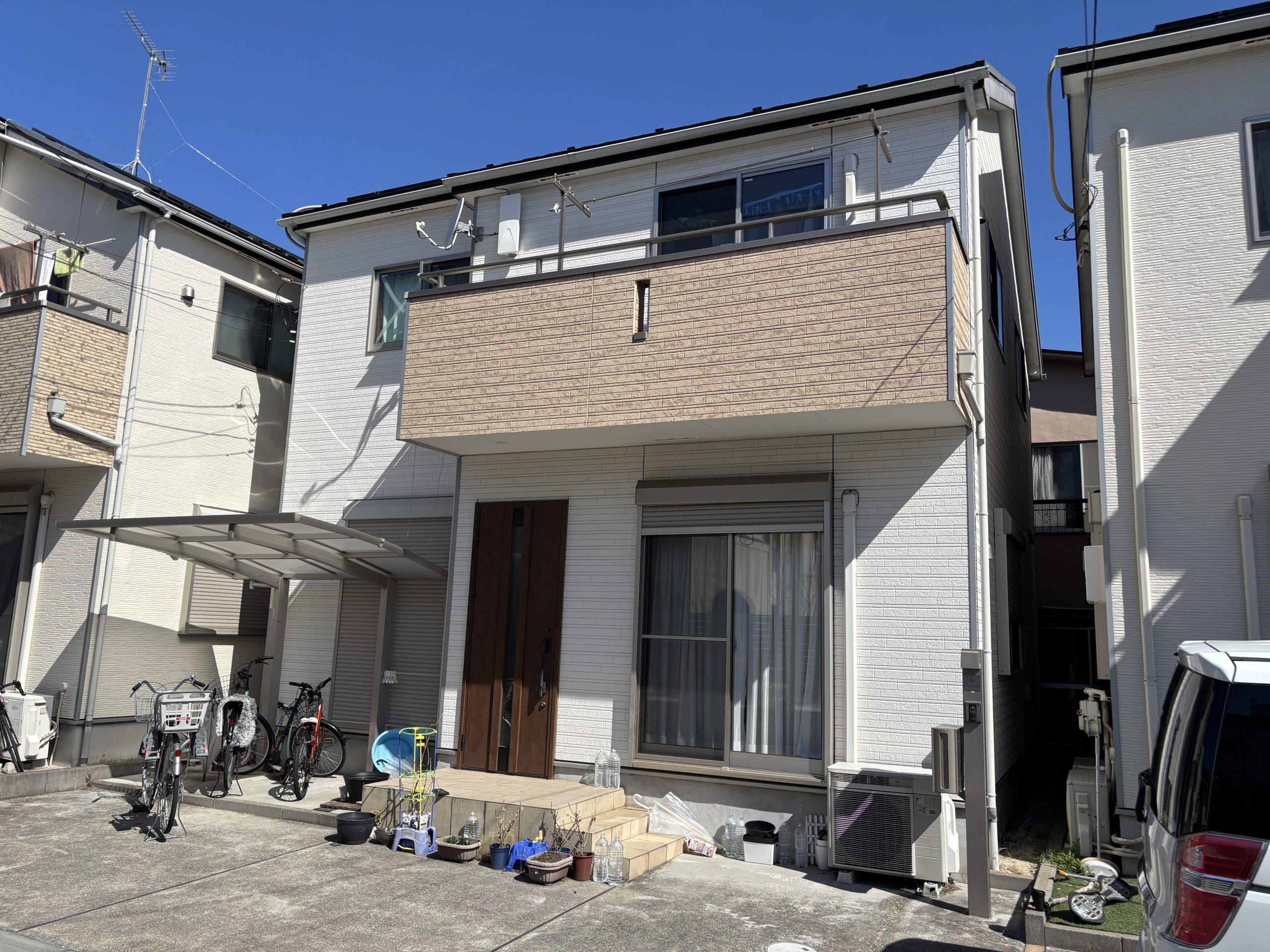 東京都足立区(外壁塗装/ブラウン/ホワイト)Before画像