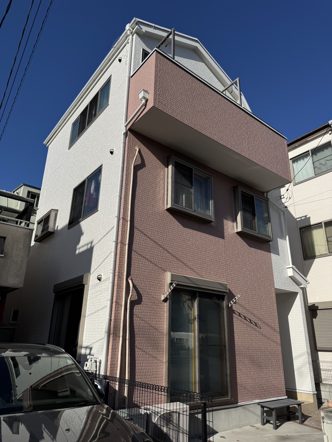東京都足立区(外壁塗装/屋根塗装/ピンク/ホワイト/ツートーン)After画像