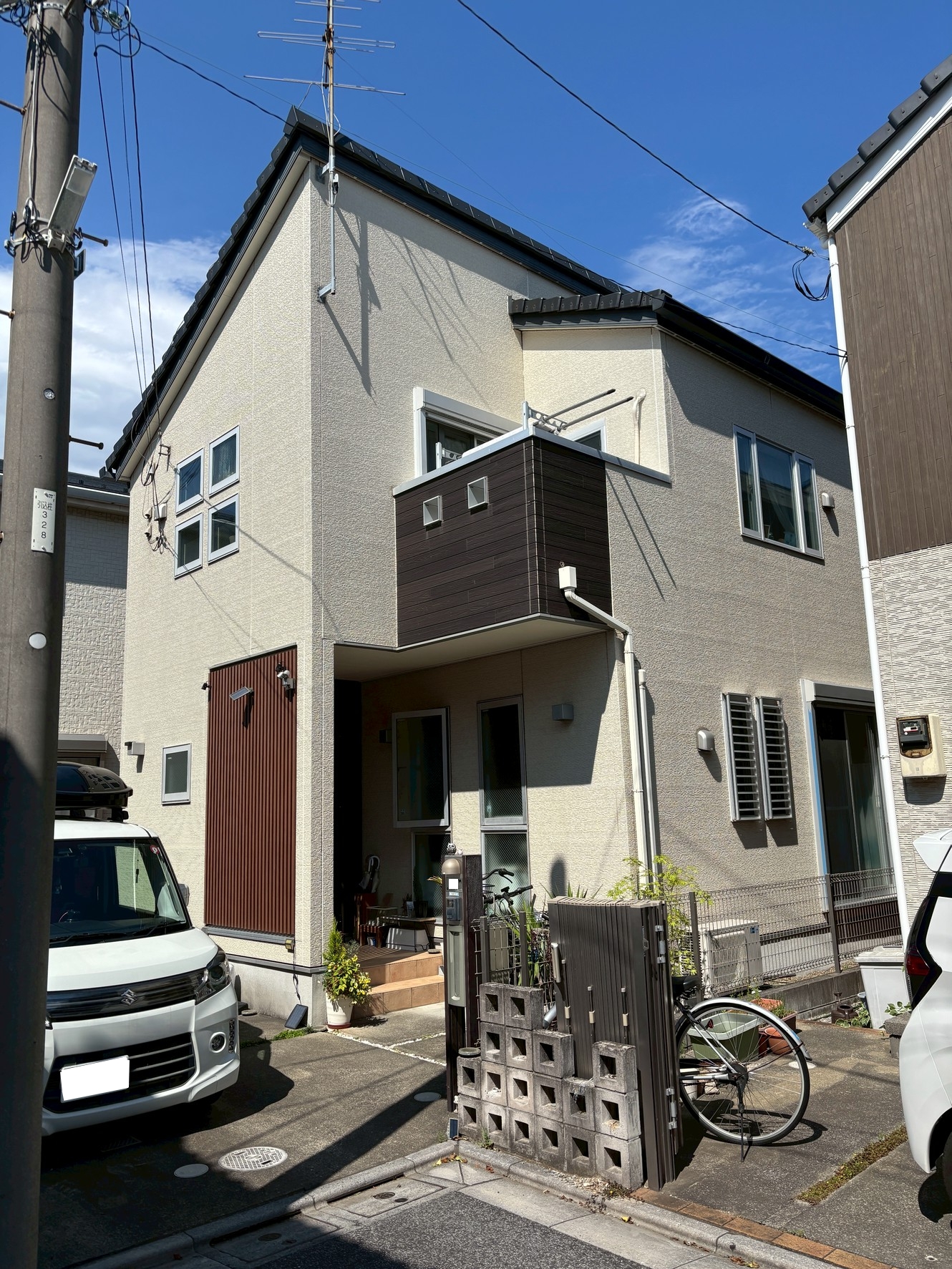 東京都足立区（外壁塗装/ダークグレー/ブラウン）Before画像