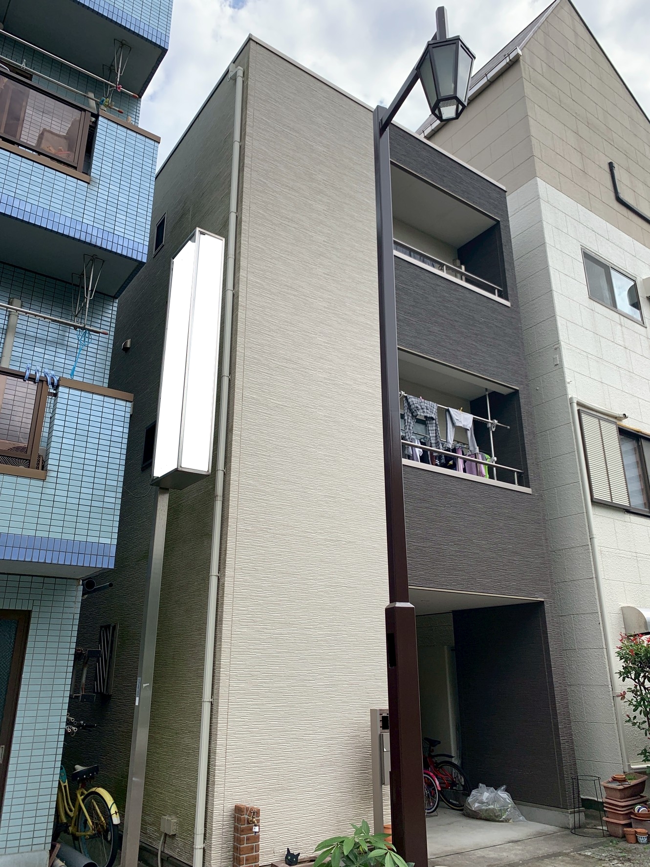 東京都荒川区（外壁塗装/アパート/アイボリー/ブラウン/ツートーン）Before画像