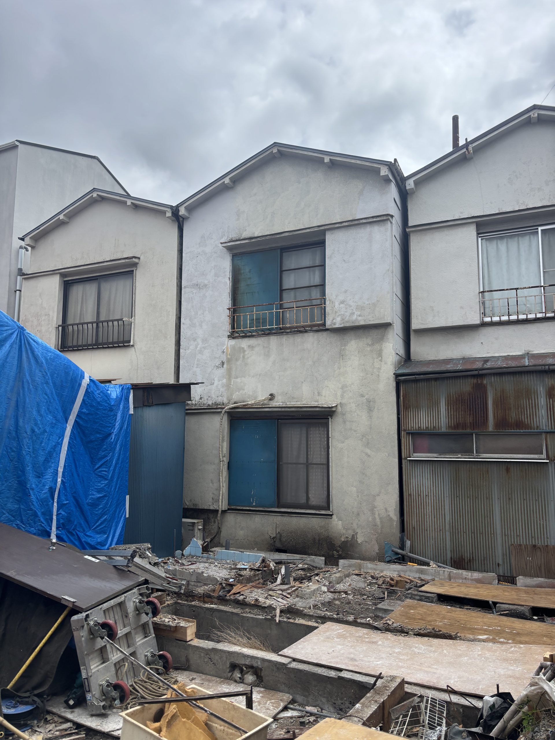 東京都荒川区（1面外壁塗装/アイボリー）Before画像