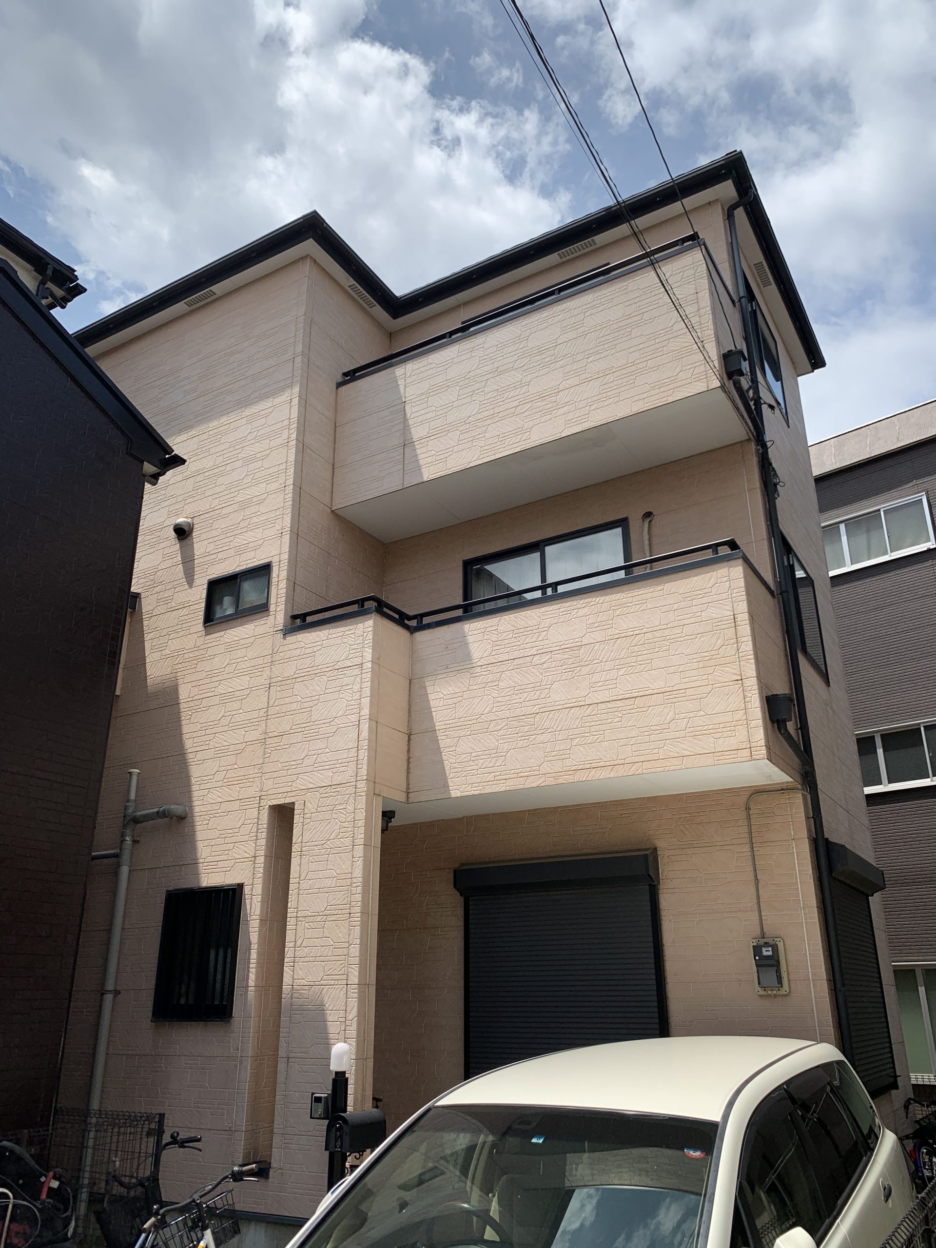 東京都足立区（外壁塗装/屋根塗装/ネイビー/ホワイト/ツートーン）Before画像