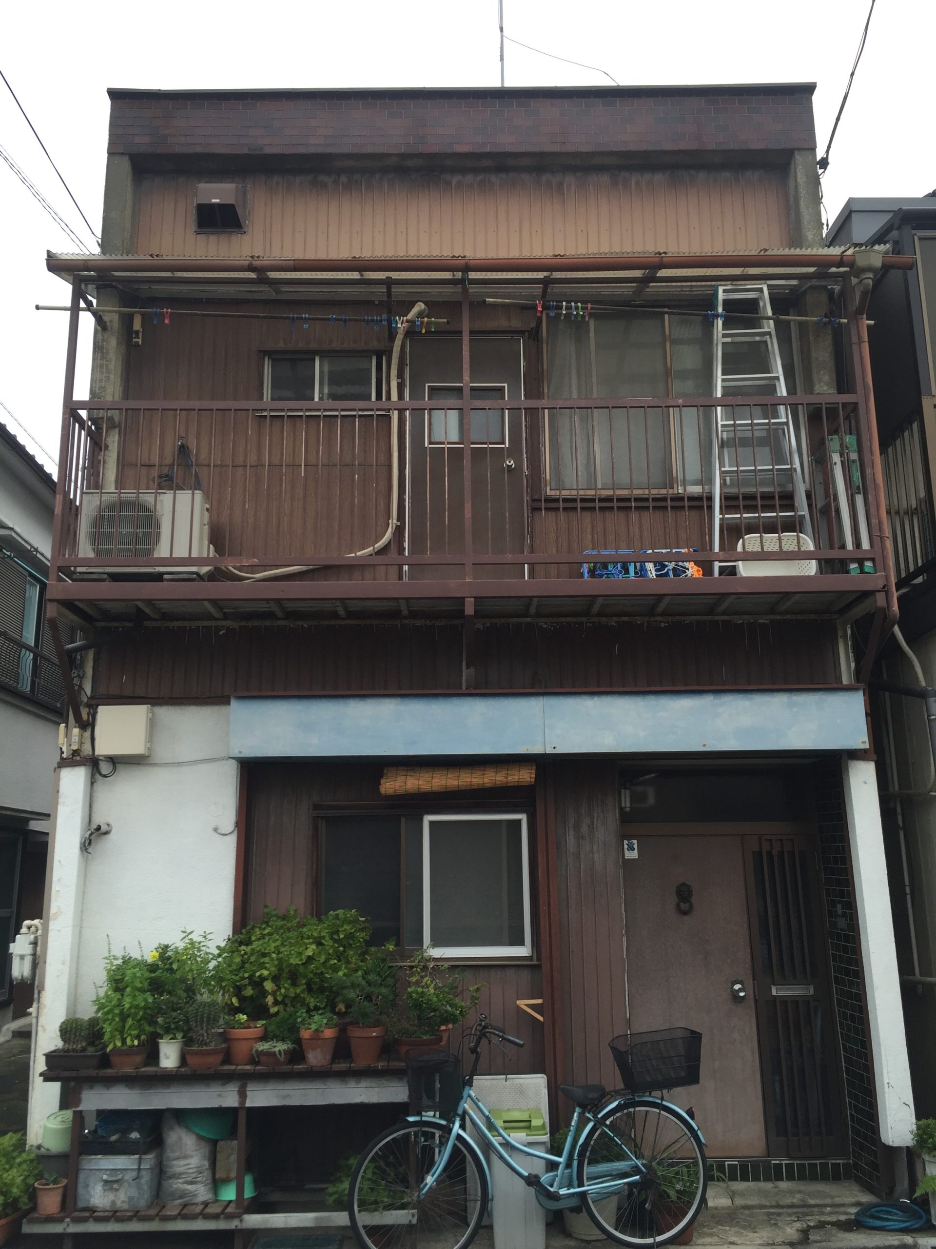 足立区鹿浜（外壁塗装/屋根塗装/アイボリー）Before画像