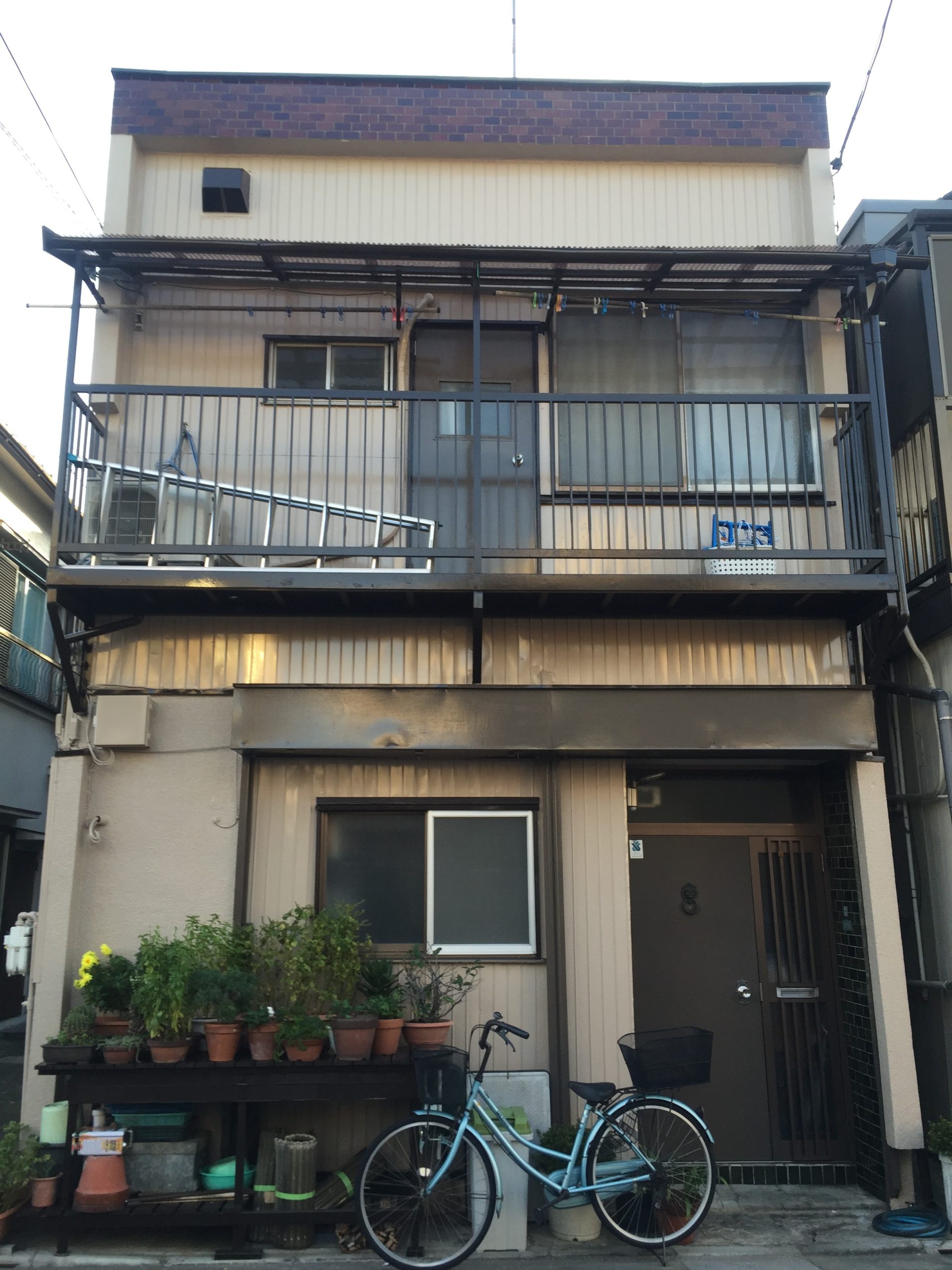 足立区鹿浜（外壁塗装/屋根塗装/アイボリー）After画像