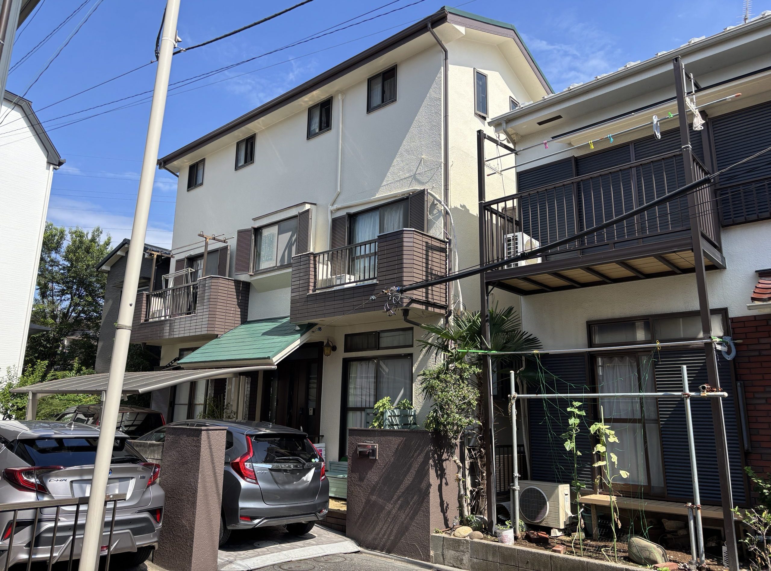 (東京都足立区/外壁塗装/屋根塗装/アイボリー/ブラウン/グリーン)After画像